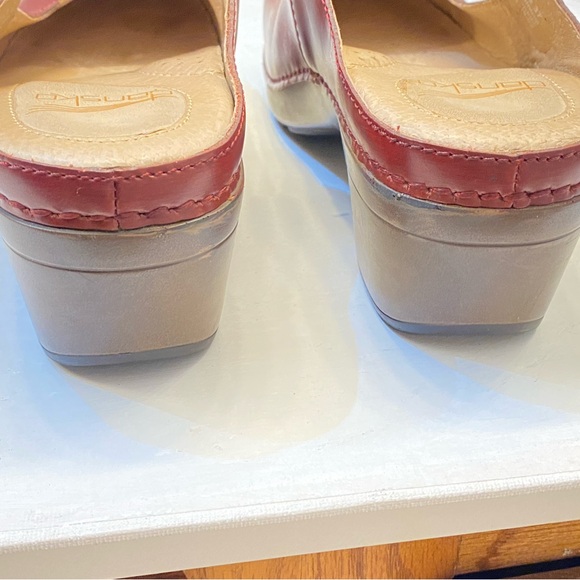 Dansko Mary Jane Clog Size 37 US Women Size 6, excellent condition clean - Picture 6 of 11